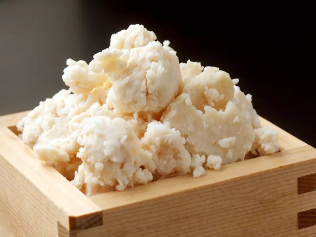 Food News: ભેળસેળવાળો માવો તમારા સ્વાસ્થ્યને નુકસાન પહોંચાડી શકે છે, આ રીતે ઓળખો અસલી નકલી ખોયા. 2 Adulterated mao can harm your health this is how to identify genuine fake khoya