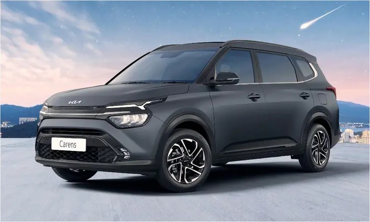 Kia Carens: કિયા કૈરેસના ડીઝલ વેરિઅન્ટમાં મેન્યુઅલ ટ્રાન્સમિશન પરત આવશે, જાણો તે કઈ સુવિધાઓથી સજ્જ હશે. 2 Diesel variant of Kia Carens will return manual transmission know what features it will be equipped with