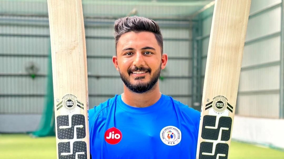 IPL 2024: સૌરવ ચૌહાણે RCB માટે કર્યું ડેબ્યુ, ફાફની કેપ્ટનશીપમાં મળી તક 2 Saurav Chauhan makes his debut for RCB Fafs chance to captain 1