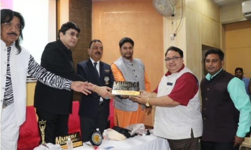 20 personalities including Sundari Thakur, Sunil Pal, Sanjay Patil and Gajanan Mahatpurkar, received Mumbai Iconic Awards 1 3 3