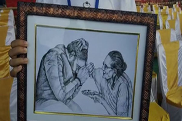 Narendra Modi : PM મોદીએ માતાની તસવીર બનાવનાર છોકરીને લખ્યો પત્ર, જાણો શું કહ્યું હતું પત્રમાં 2 53 75 1715671173 638622 khaskhabar