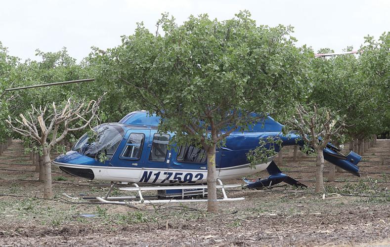 Helicopter Crash News: શિવસેનાના નેતાનું હેલિકોપ્ટર થયું રાયગઢમાં ક્રેશ, આ રીતે પાયલટે બચાવ્યો જીવ 2 662aad9dd506e.image