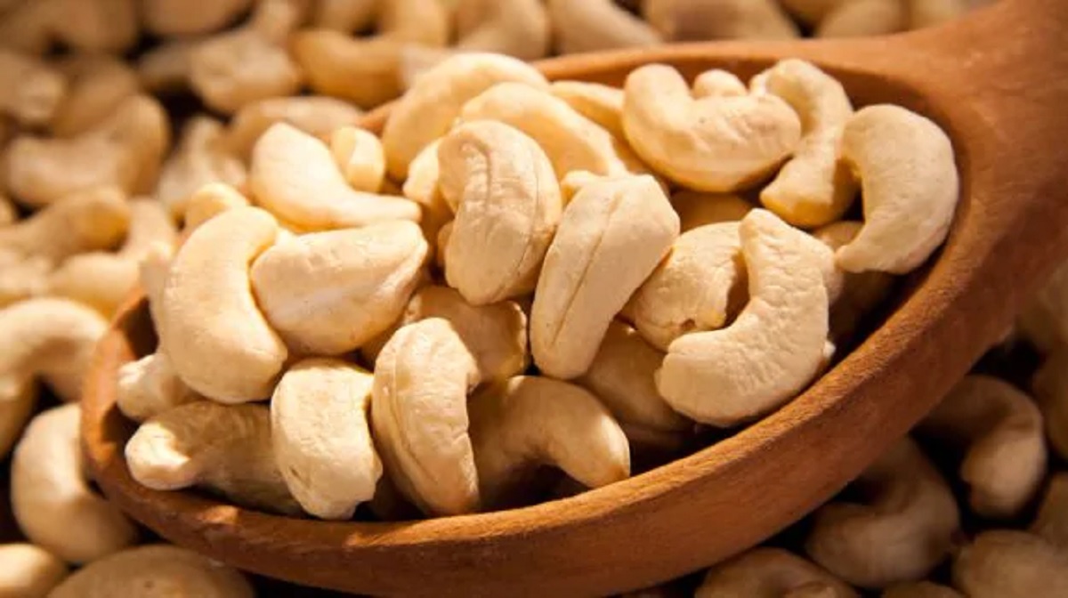 Kaju Benefits Cashew is very useful in removing these 5 problems from male impotence 01