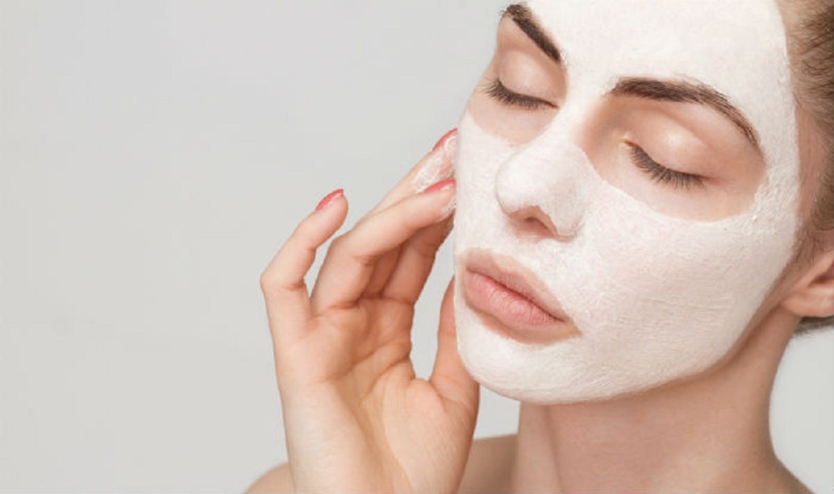 Multani Mitti Apply this face mask made of Multani mitti on the face in summer the skin will get cooling 01