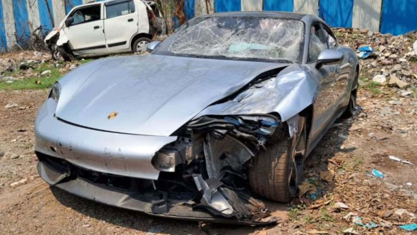Pune Car Accident: સગીરને બચાવવાના પ્રયાસમાં માતા-પિતા પછી હવે વ્યક્તિ ઝડપાઇ, સામે આવ્યું આ મોટું કૌભાંડ 2 After the parents tried to save the minor now the person was caught this big scam came to light 1