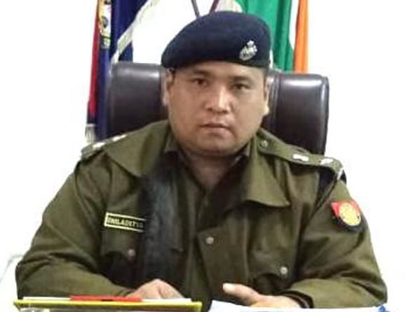 Assam: કેન્સરથી પીડિત પત્નીનું મૃત્યુ સહનના કરી શક્યા આસામના ગૃહ સચિવ, ઉઠાવ્યું આવું ચોંકાવનારું પગલું 2 assam top official shoots himself in icu after wife dies of cancer1