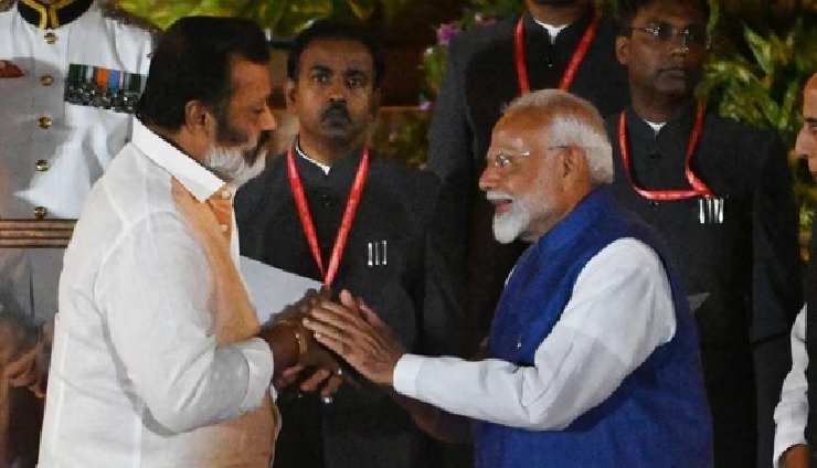 Suresh Gopi : સુરેશ ગોપીએ ઈન્દિરા ગાંધીને કહી 'મધર ઓફ ઇન્ડિયા ', જાણો કયા નેતાને પોતાના રાજકીય ગુરુ ગણાવ્યા 2 bjp leader suresh gopi calls indira gandhi mother of india former kerala cm k karunakaran his political guru1