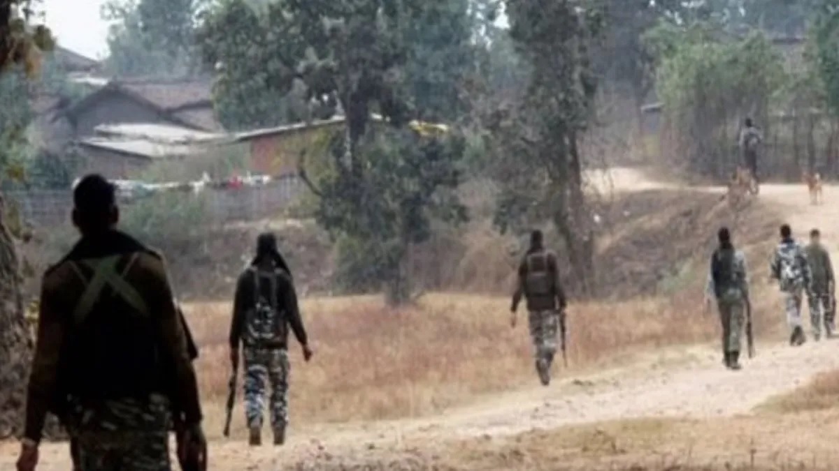 Chhattisgarh: છત્તીસગઢના નારાયણપુરમાં થયો નક્સલી હુમલો, જવાનોએ આપ્યો જડબાતોડ જવાબ 2 naxal attack security forces camp narayanpur chhattisgarh soldiers gave befitting reply1