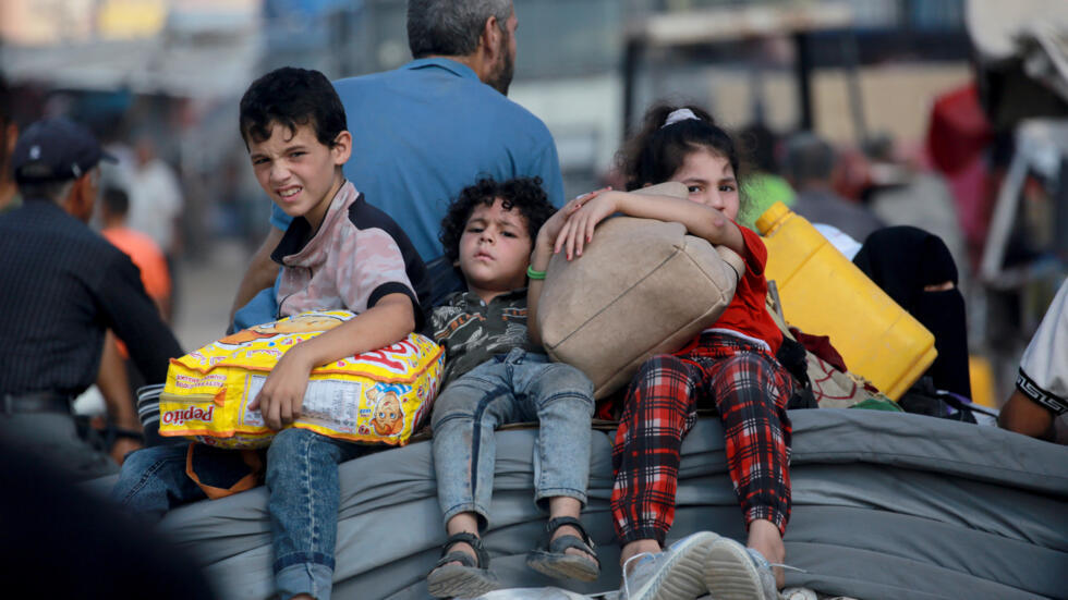 ઇઝરાયલે ગાઝામાં મૃતદેહો વિખેર્યા, ખાન યુનિસમાં કર્યો હવાઈ હુમલો 3 middle east 40 killed and 60 injured in gaza after israel strikes2