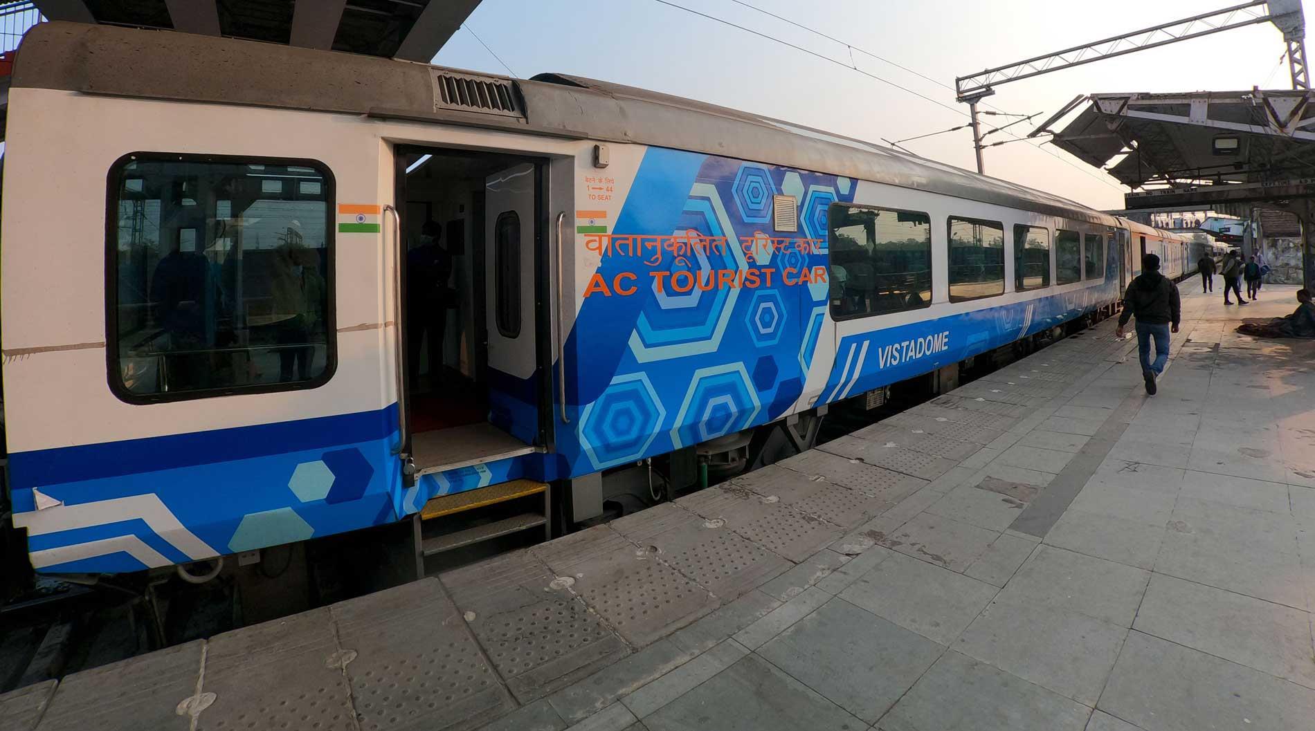 હવે કન્ફર્મ ટિકિટ વગર પણ ACમાં મુસાફરી કરો, રેલવે એ કર્યા નિયમોમાં ફેરફાર 3 railways indian railways install ac in unreserved coaches this technology2