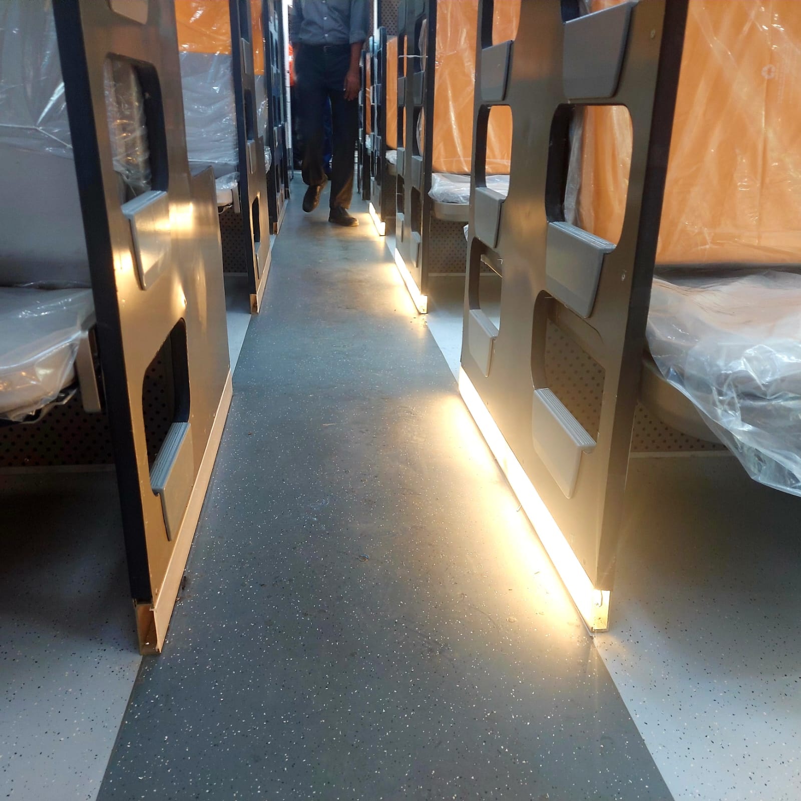 Vande Bharat Sleeper Coach: જાણો શું છે વંદે ભારત સ્લીપર કોચની વિશેષતાઓ,કેવી છે ડિઝાઇન અને કેટલી રહેશે ઝડપ 2 vbe 2