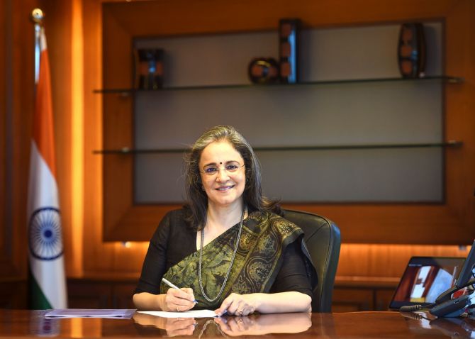 National News: સેબીના ચેરપર્સન પણ ICICI પાસેથી પગાર લેતા હતા,કોંગ્રેસે લગાવ્યા ગંભીર આરોપ 2 સેબીના ચેરપર્સન પણ ICICI પાસેથી પગાર લેતા હતા2