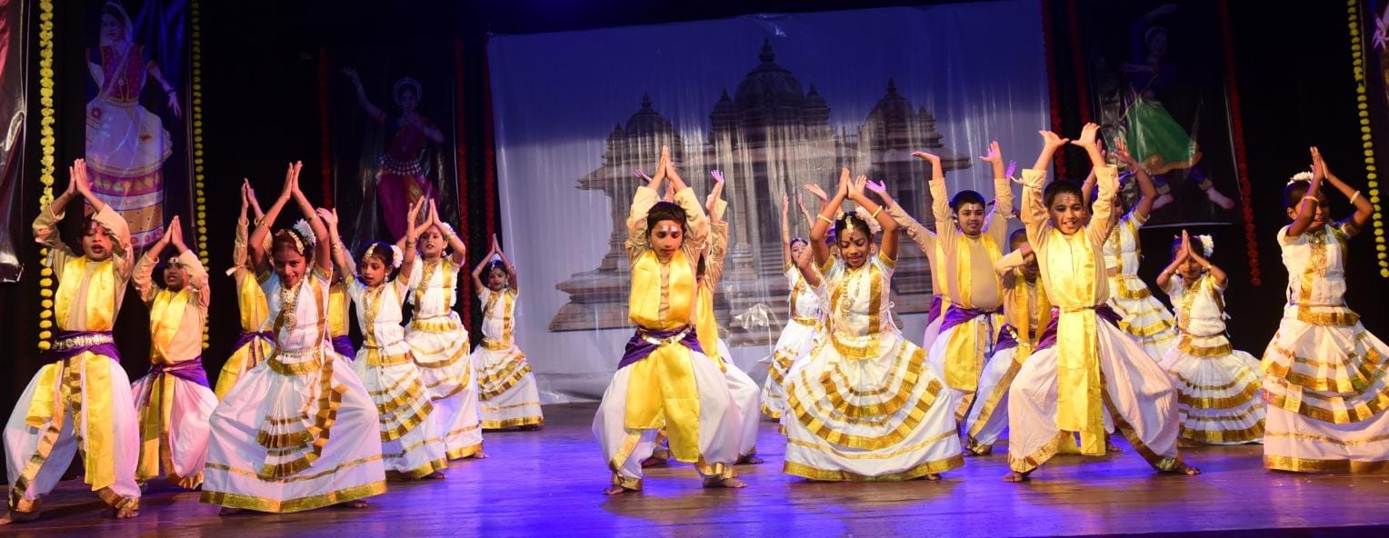 The annual festival of Rajasthani Mahila Mandal High School concluded with great enthusiasm in Mumbaiwrwe