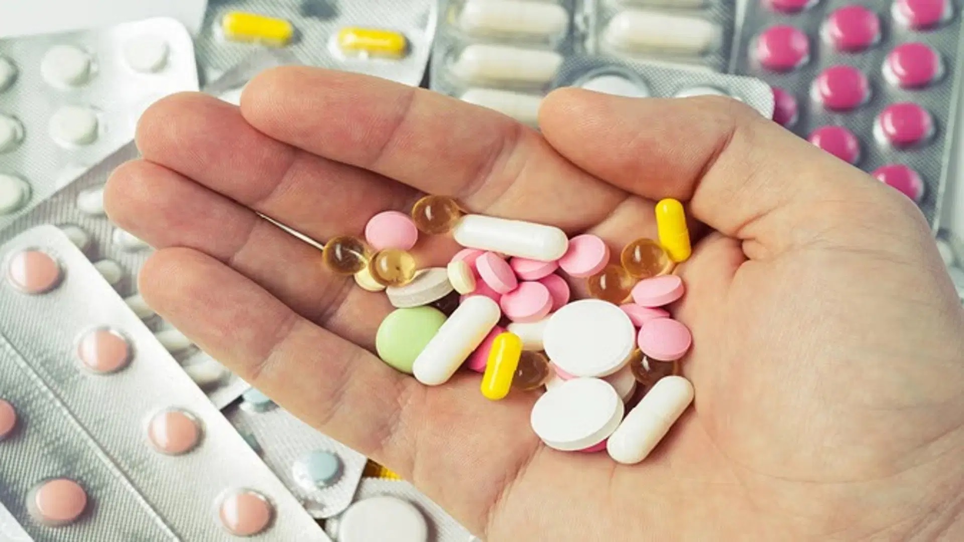 CDSCO કોલકાતાની ફાર્માસ્યુટિકલ ફર્મ પર દરોડા, રૂ. 6.6 કરોડની નકલી દવાઓ જપ્ત 2 spurious drugs seized during raids in kolkata west bengal 1