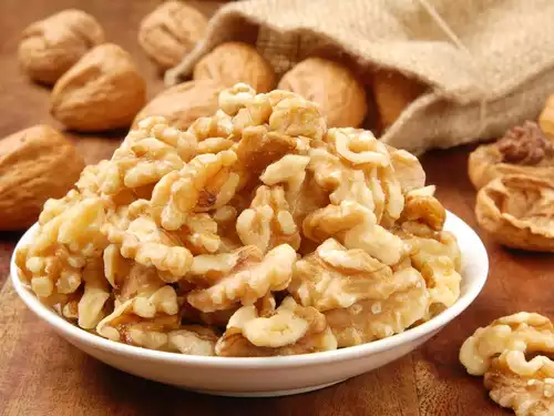five dry fruits that help sharpen the memory and keep brain healthy