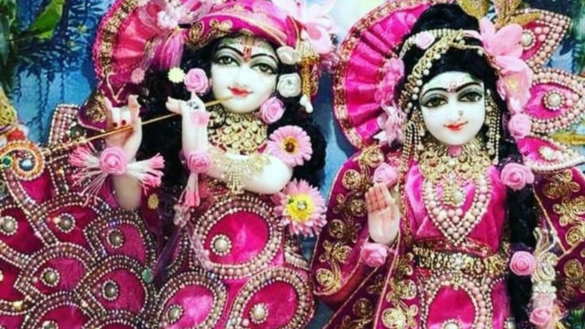 ફૂલેરા દૂજ પર લગ્ન કરવાથી મળે છે કૃષ્ણજીના આશીર્વાદ, જાણો શુભ મુહુર્ત અને અન્ય મહત્વ 2 phulera dooj 2025 date lord krishna blessing bring happiness in married life know importance belief wedding muhurt1