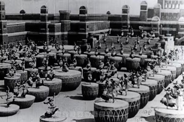 ભારતભરમાં પહેલી ફિલ્મ ક્યારે અને કઈ ભાષામાં બનાવવામાં આવી હતી? બોક્સ ઓફિસ પર ઇતિહાસ રચ્યો 3 chandralekha was the first tamil pan india film prformed well at box office before baahubali pushpa 2 and l2 empuraan kgf2