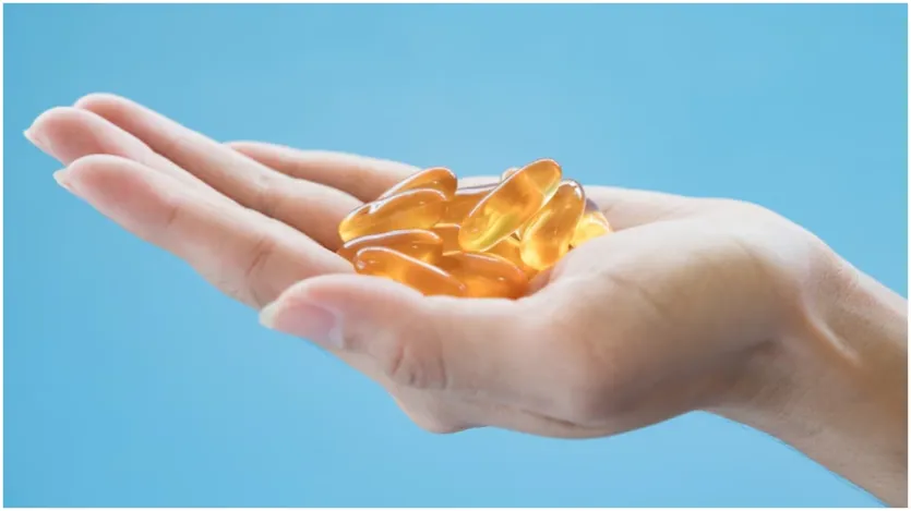 lifestyle mix rose water with vitamin e capsule to get flawless skin ewr