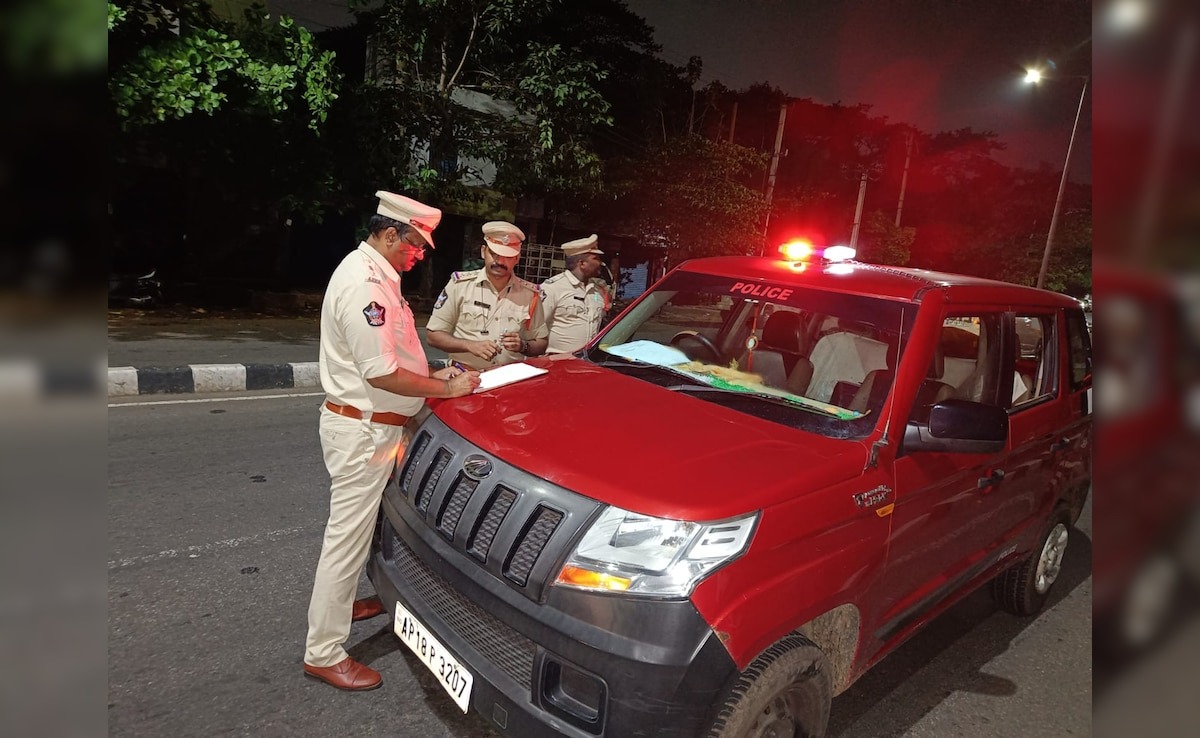 દીકરી લવ મેરેજ માટે જીદ કરતી હતી, પિતાએ તેને માર મારીને ઝાડ પર લટકાવી દીધી 2 man hanged his daughter due to love affair in andhra pradesh