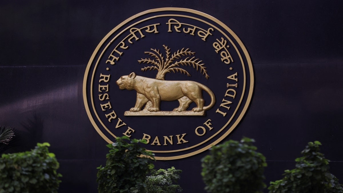 rbi big action against four nbfcs imposes fine of rs 76 lakh for peer to peer lending platform1