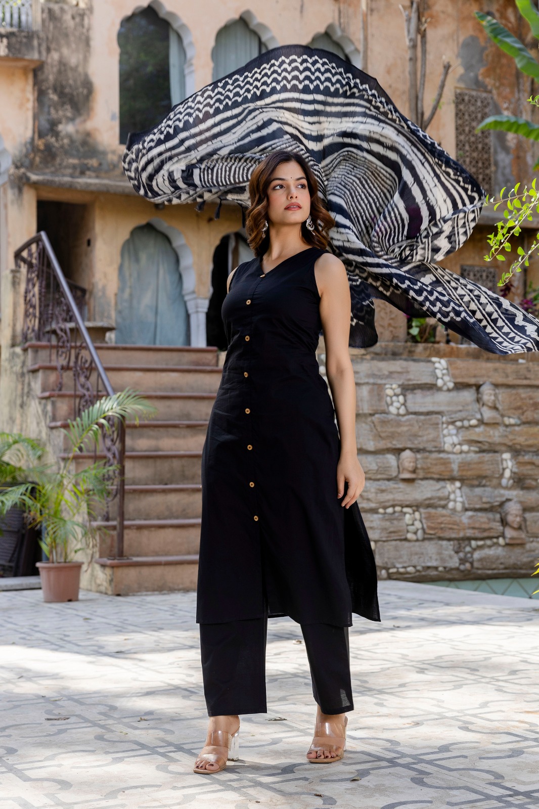 ઉનાળામાં કમ્ફર્ટ માટે ટ્રાય કરો આ કોટન કુર્તી