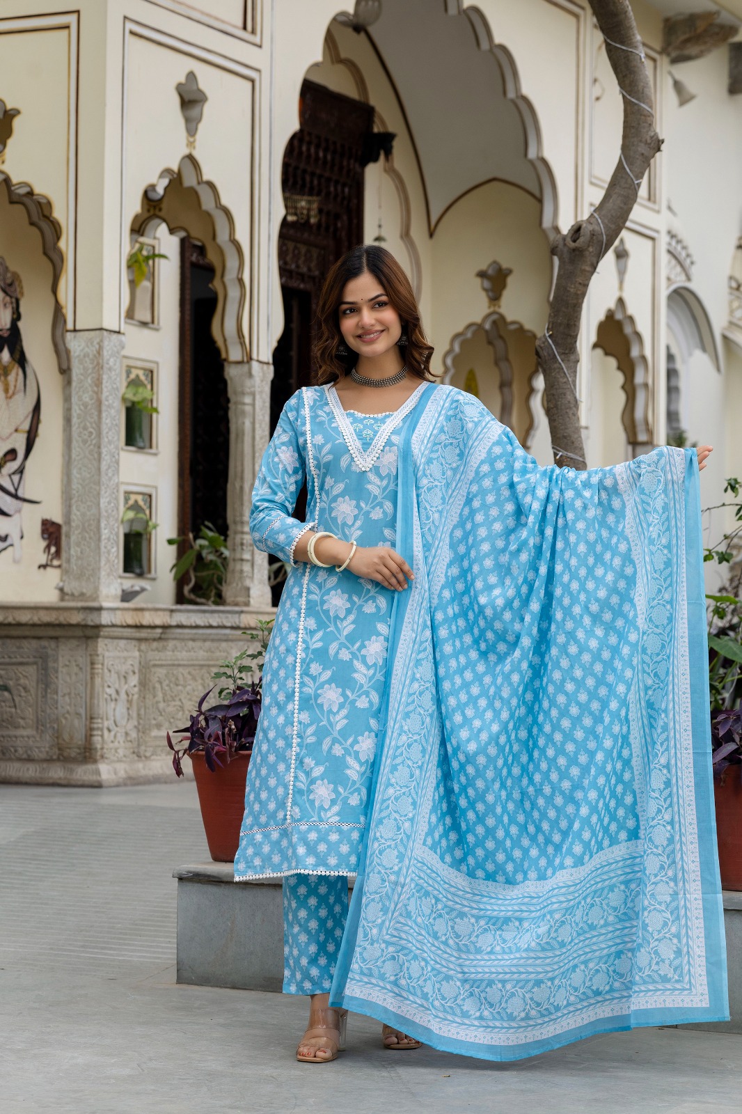 ઉનાળામાં કમ્ફર્ટ માટે ટ્રાય કરો આ કોટન કુર્તીerww