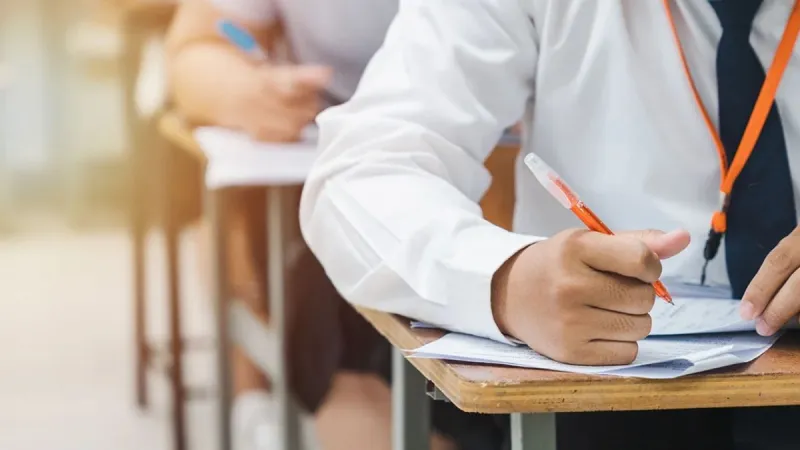 કાનપુરમાં સ્કૂલે વિદ્યાર્થીને પરીક્ષા આપતા અટકાવ્યોewrre