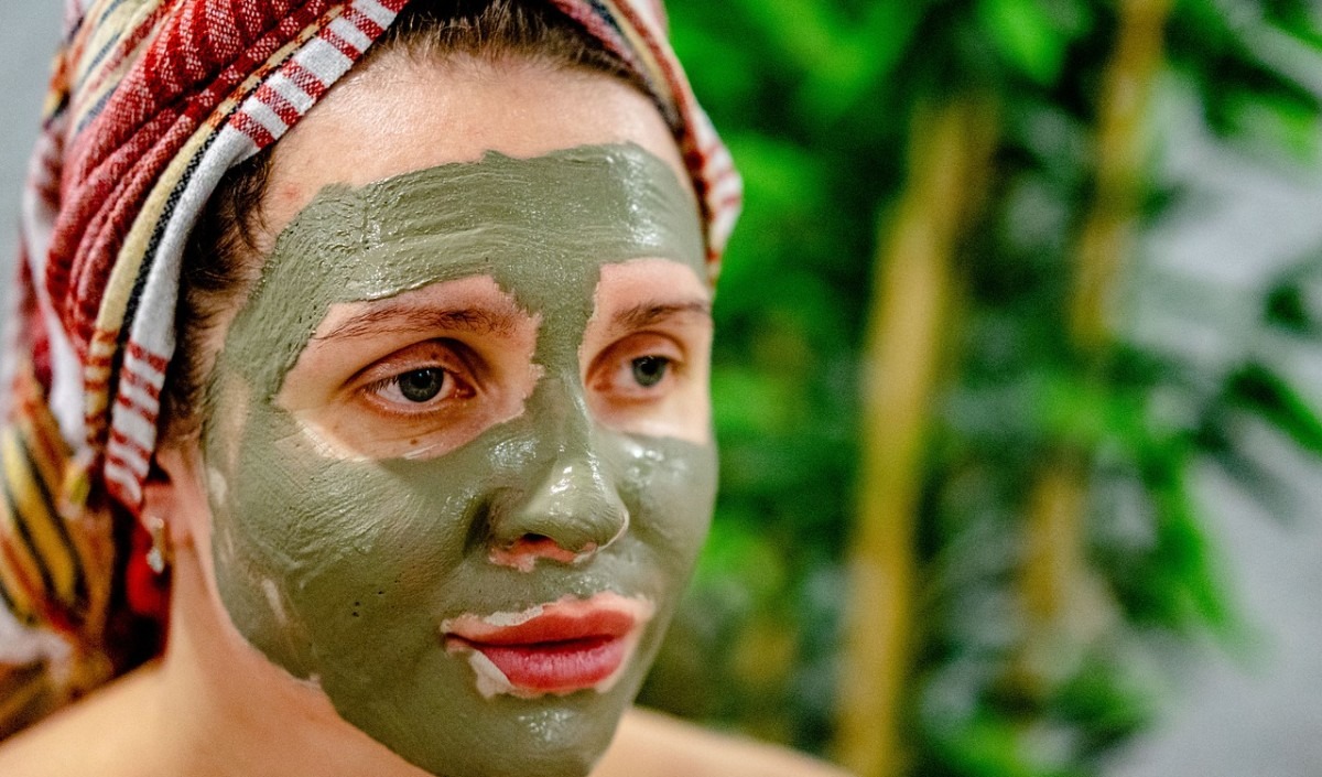 ડલ અને ડ્રાય સ્કિન માટે આ ખાસ ફેસ માસ્ક અજમાવો we