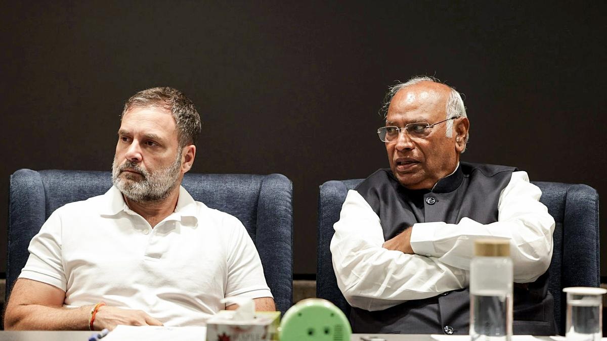 બિહાર કોંગ્રેસની બેઠકમાં રાહુલ ગાંધીની મોટી જાહેરાત efww