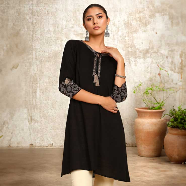 5 latest short kurti designs for office look2