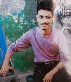 aligarh news young man dies in swimming pool family members created ruckus on road with his body1