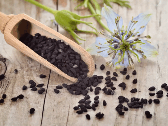 hair care balon ko kala karne ke gharelu upaye batayein2