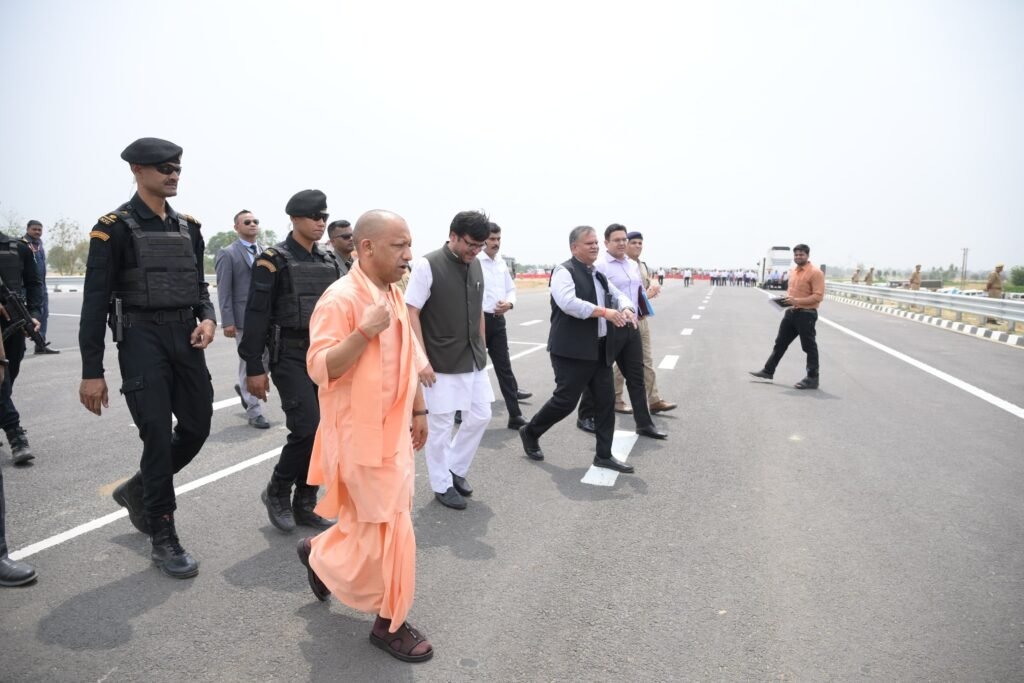 hardoi ganga expressway inspection cm yogi adityanath orders timely completion in hardoi1