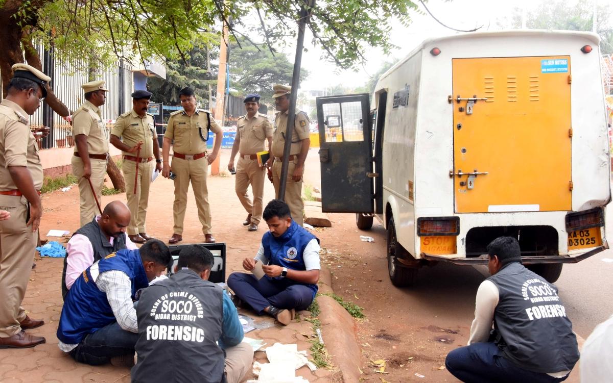 karnataka kalaburagi atm robbery two accused arrested four police officials injured in counter1