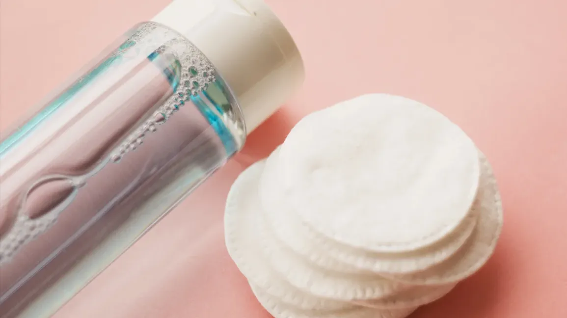 make herbal face mist at home for skin care skin look refreshing and glowing2