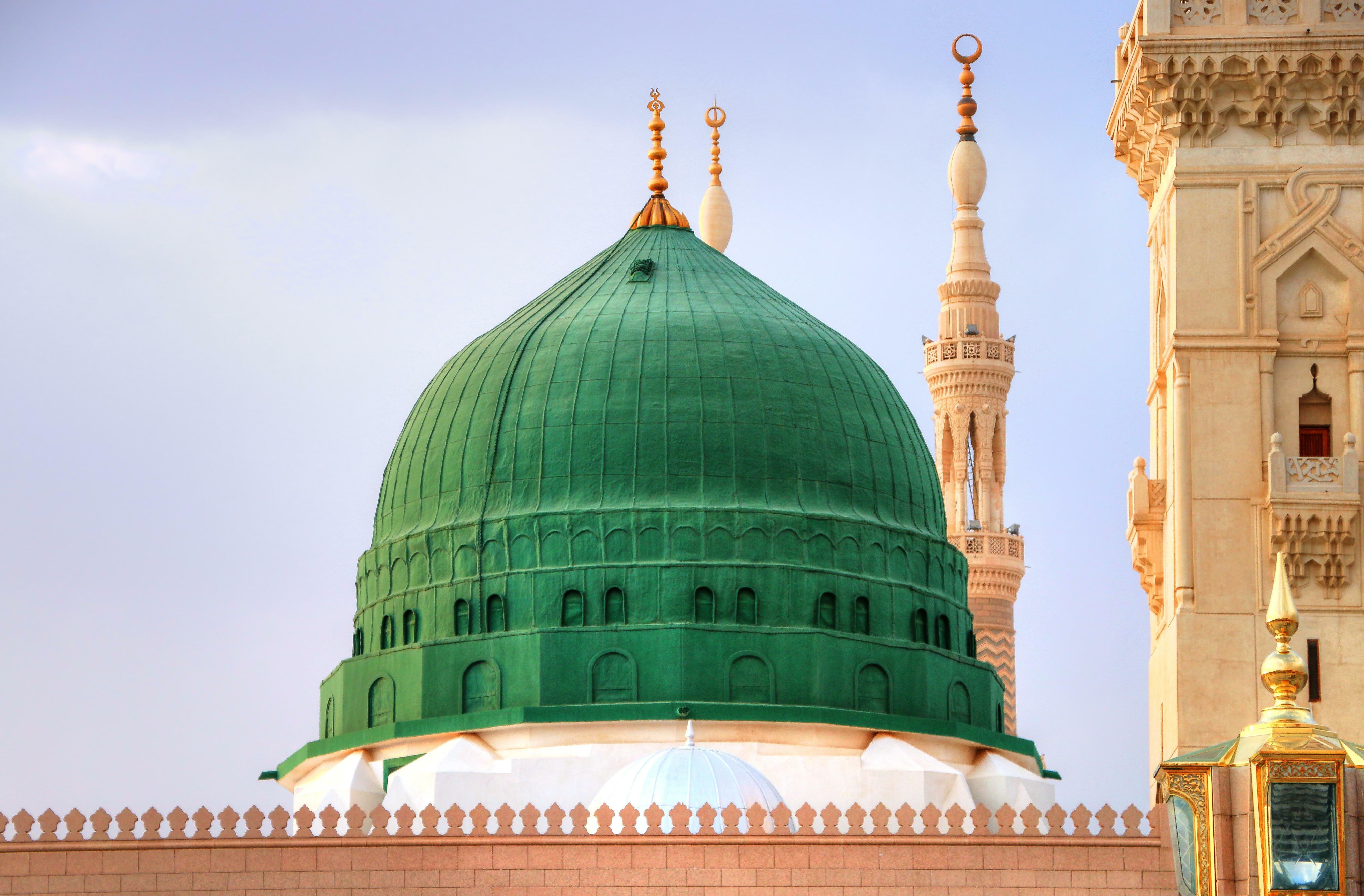 કયા ધર્મમાં કયા રંગનું સૌથી વધુ મહત્વ છે? જાણો બધા ધર્મોની આ ખાસ ઓળખ 2 muslim green color hindu bhagwa importance of different colours in different religion1