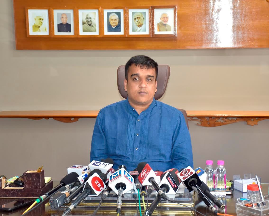 surrender else we will throw you out from gujarat home minister strict warning to illegal migrants pakistan bangladesh1