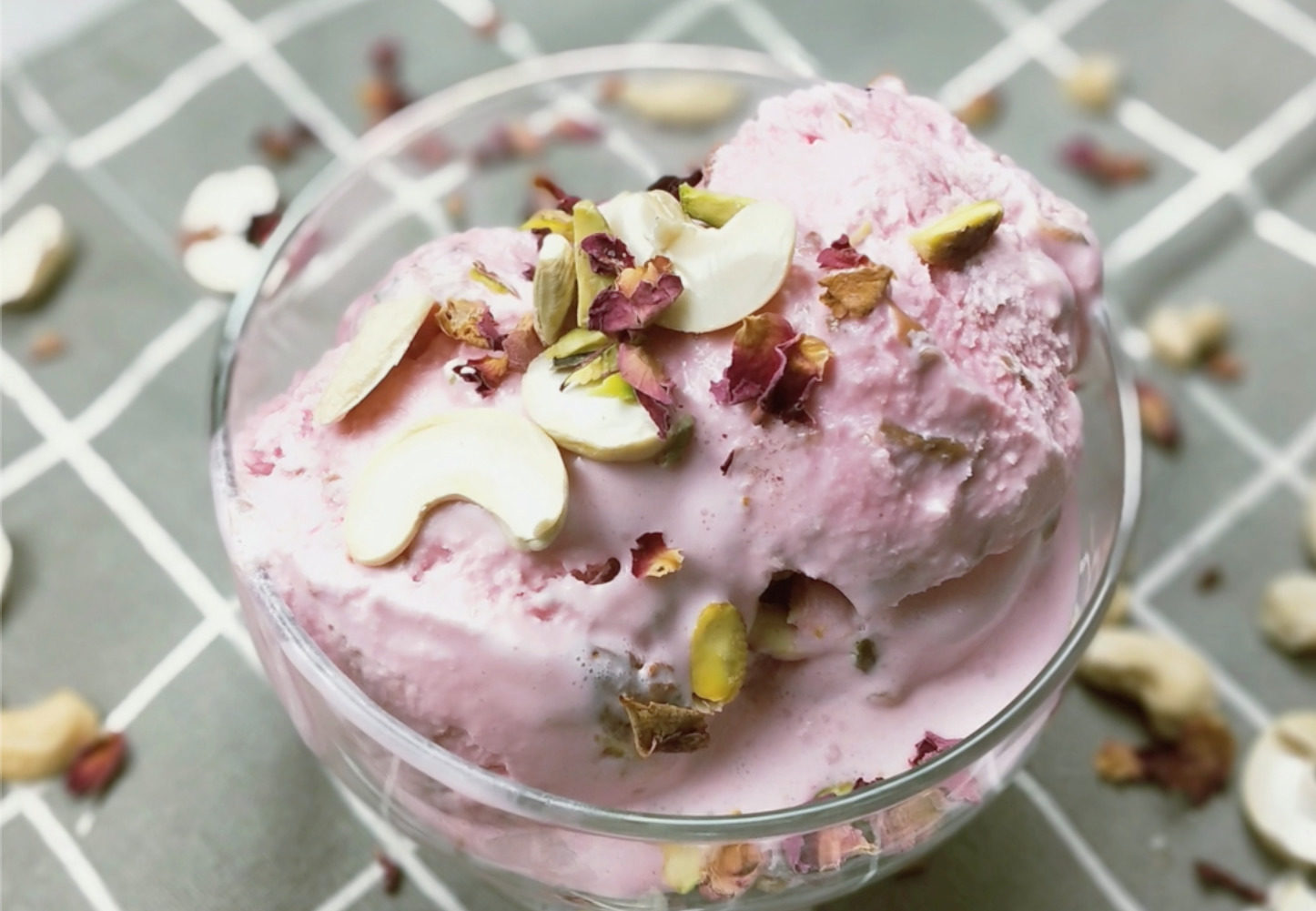 ગુલકંદ આઈસ્ક્રીમ એકવાર ચોક્કસ ટ્રાય કરો ખાવાની મજા આવશે, સરળ રેસીપી નોંધી લો. 2 tips to make easy gulkand ice cream recipe at home ghar par gulkand ice cream kaise banaye1