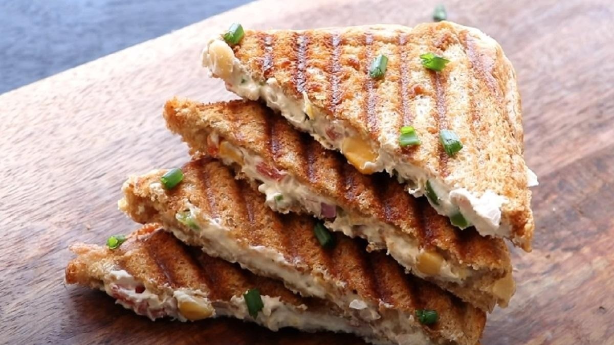 દહીં અને ડુંગળીની સેન્ડવિચ બનાવો અને ખાઓwer