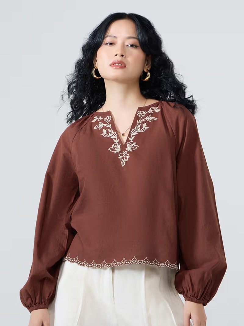 4 beautiful tops to wear with white jeans brown top