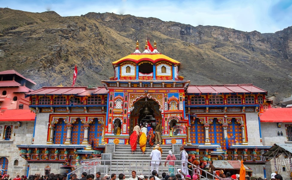 Was Badrinath Temple built by demolishing Buddhist monasteries and stupasnbgvfde