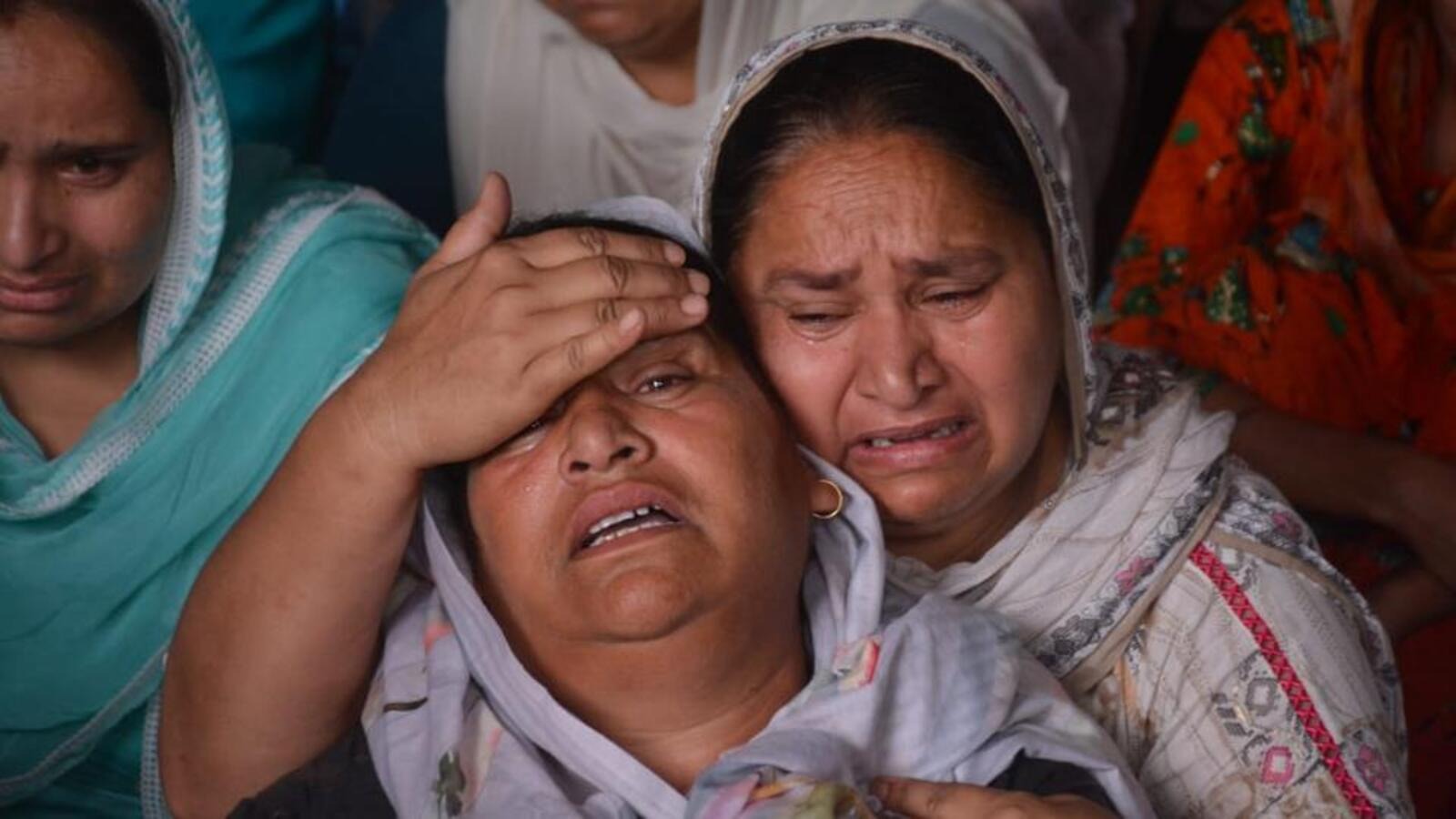 amritsar hooch tragedy 17 died due poisonous liquor amritsar punjab government action dsp sho suspended1