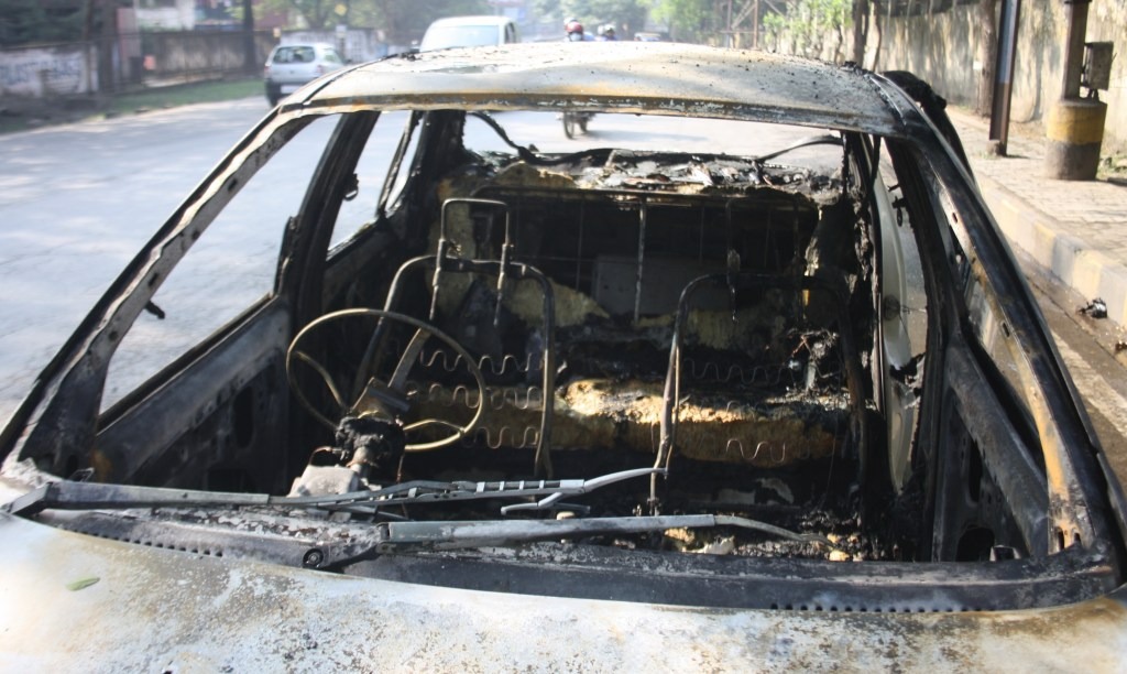 car suddenly turned into fire ball after blast in jamshedpur driver burnt