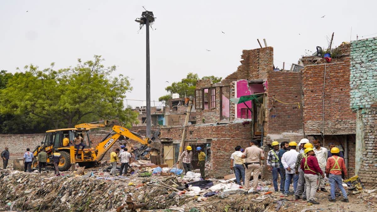 dda demolition drive taimoor nagar illegal structures1