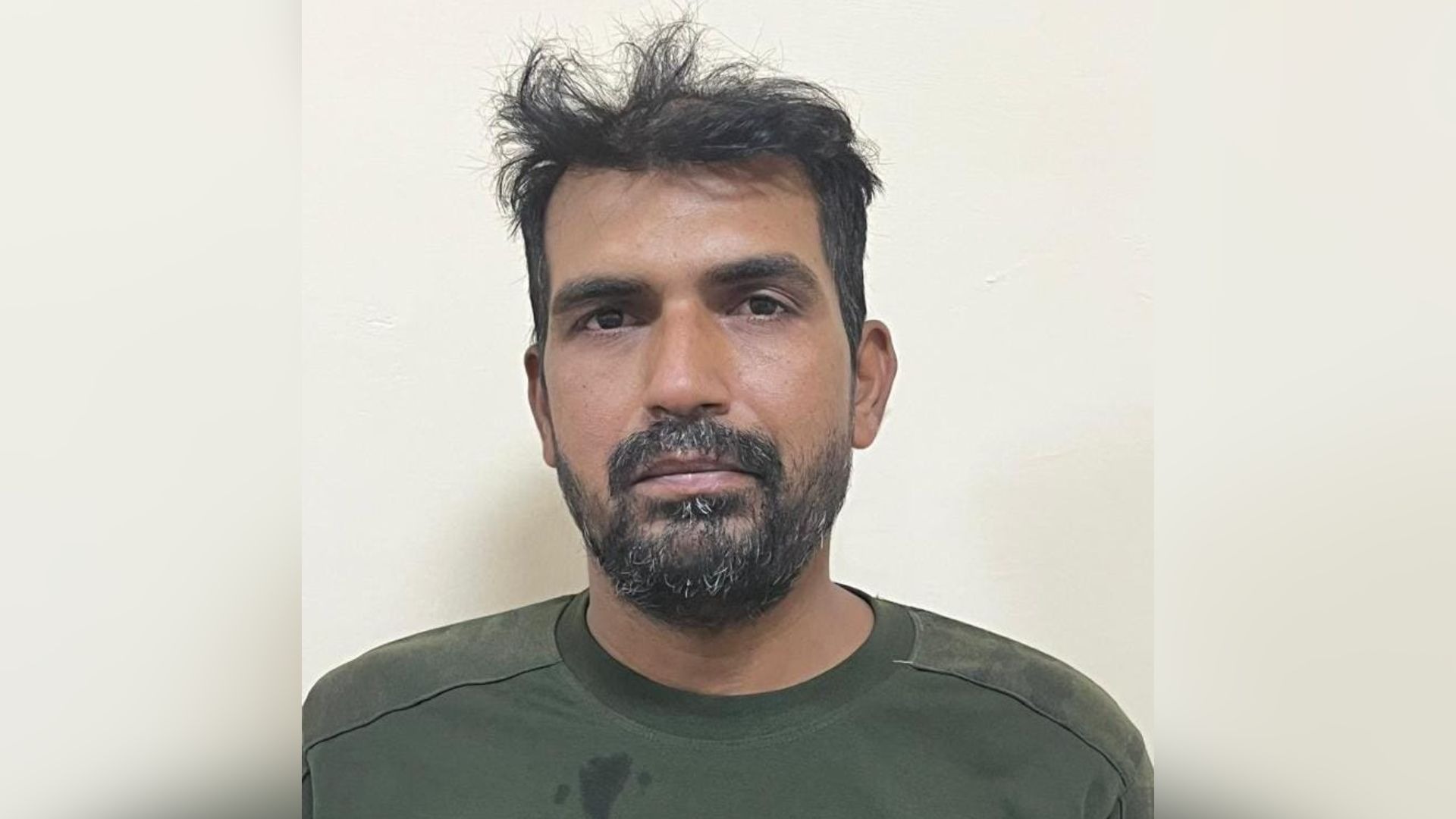 ભારત દ્વારા કડક કાર્યવાહી બાદ, PAK એ BSF સૈનિકને પરત કર્યો, પૂર્ણમ કુમાર શો 20 દિવસ પછી અટારી બોર્ડરથી ઘરે પરત ફર્યા 2 pakistani rangers return bsf constable pk shaw via attari wagah border1