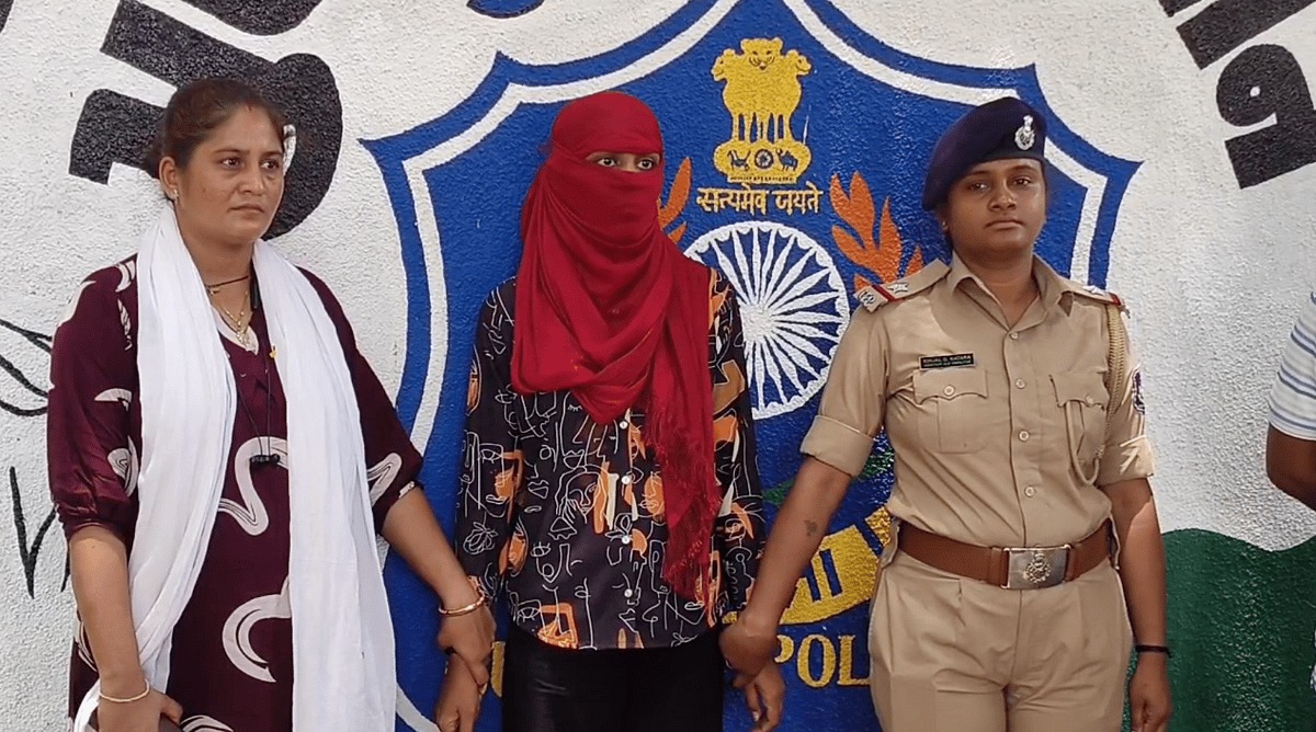 13 વર્ષના વિદ્યાર્થી સાથે શિક્ષિકા ફરાર, ઝડપાઈ જતાં કર્યો ચોંકાવનારો ખુલાસો 2 surat teacher ran away minor student arrested police investigation