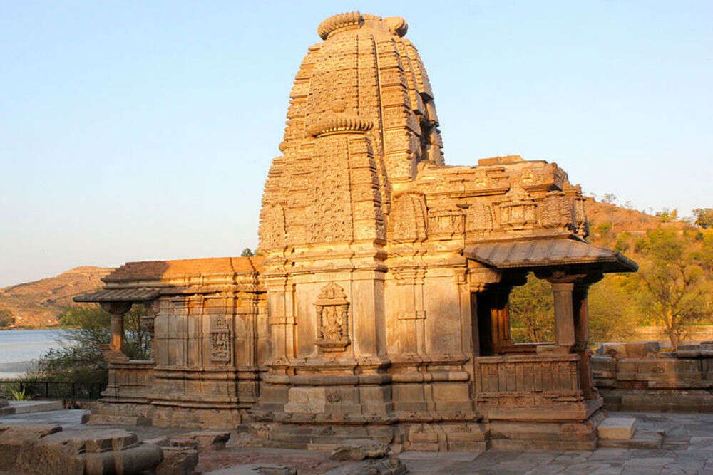 where is 1100 year old saas bahu temple know connection with kachchwaha dynasty